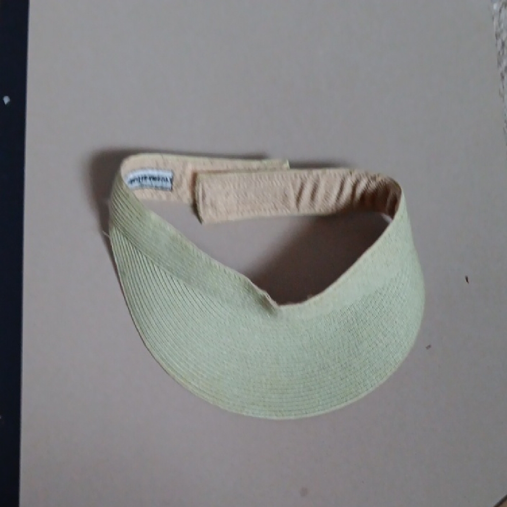 Report Collection Cream Visor